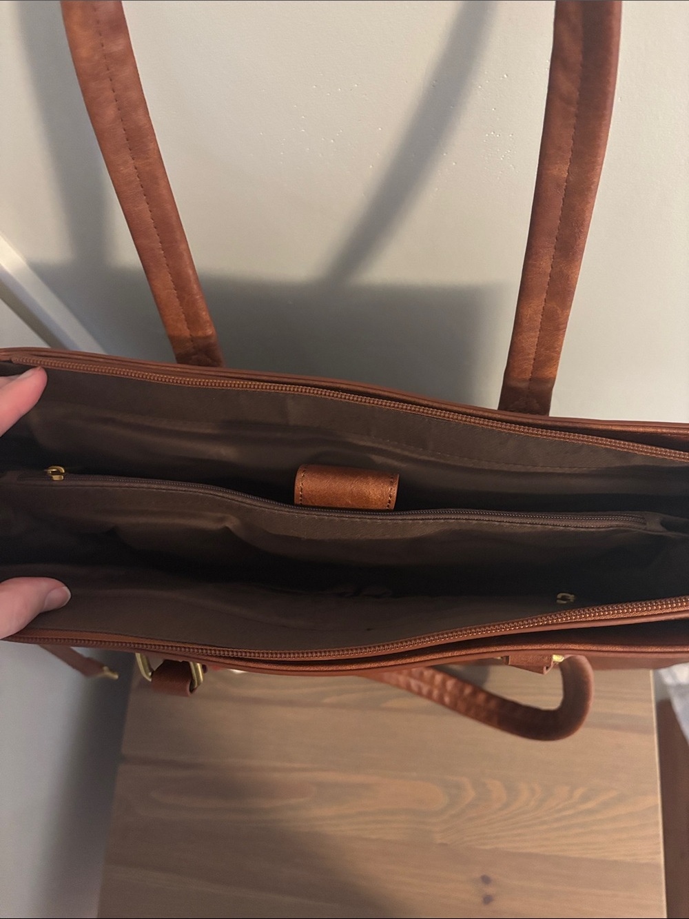 NWT Lovevook Women's Leather-Feel Tote in Chestnut Brown - Picture 4 of 10